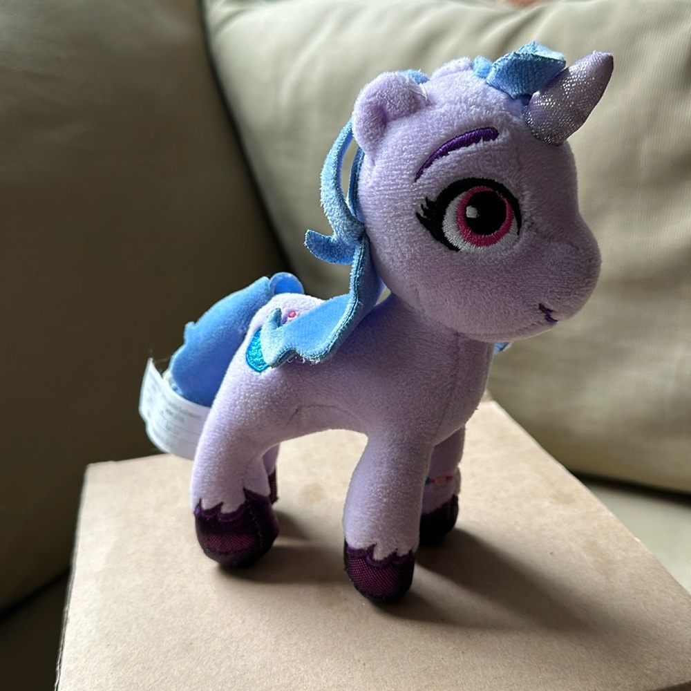 My Little Pony Izzy Moonbow
